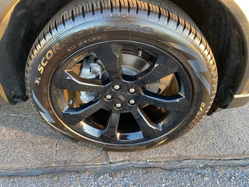 Used 2023 Ford Explorer ST-Line w/ Class IV Trailer Tow Package image 25