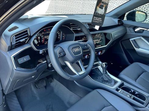 New 2025 Audi Q3 2.0T Premium image 8