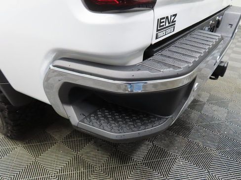 Used 2024 GMC Sierra 3500 SLE w/ SLE Convenience Package image 43