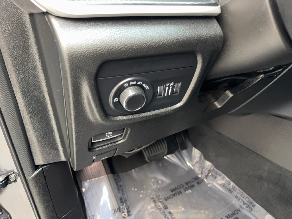Used 2025 Jeep Grand Cherokee Laredo X AWD/4WD image 57