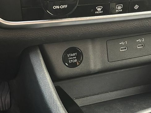 Used 2024 Nissan Rogue SV AWD/4WD image 15