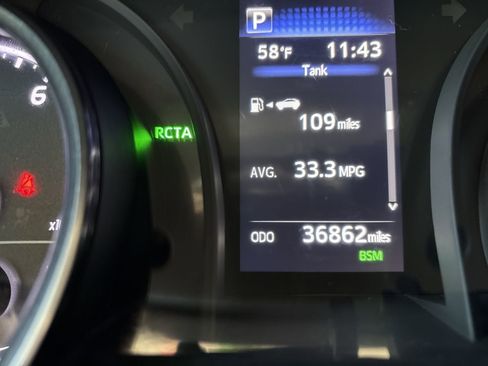 Used 2024 Toyota Camry SE w/ Convenience Package image 15