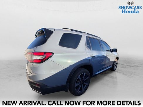 Certified 2025 Honda Pilot Touring image 5