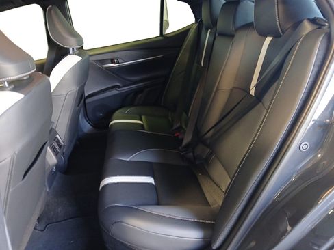 Used 2025 Toyota Camry SE image 13