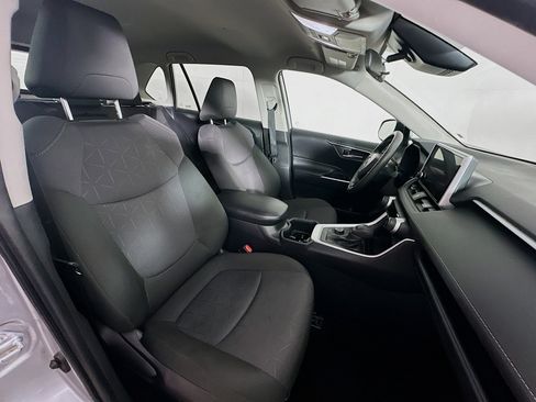 Used 2025 Toyota RAV4 XLE image 29