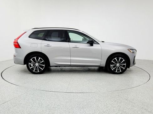 Certified 2025 Volvo XC60 B5 Plus image 4