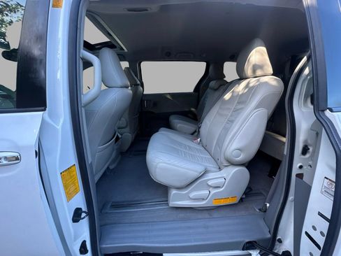 Used 2011 Toyota Sienna XLE w/ XLE Navigation Pkg FWD image 76