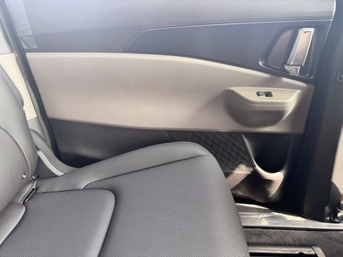 New 2026 Kia Carnival LXS FWD image 33