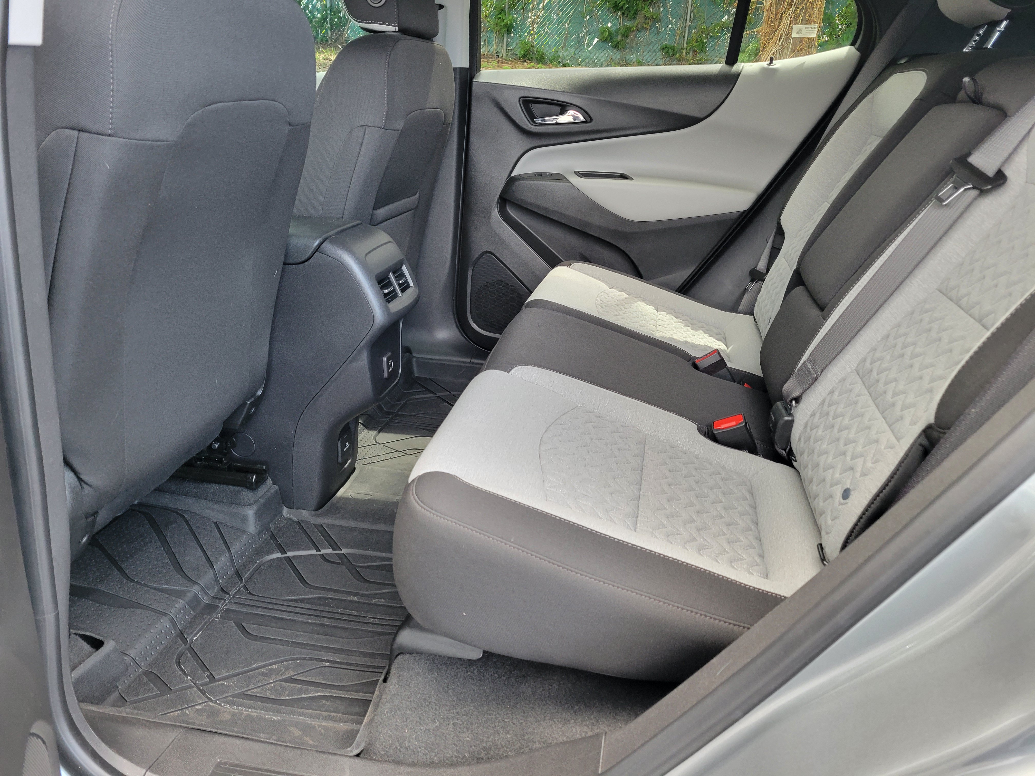 Used 2023 Chevrolet Equinox LT FWD image 32