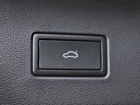 Used 2023 Volkswagen Atlas SE w/ Black Wheel Package image 6