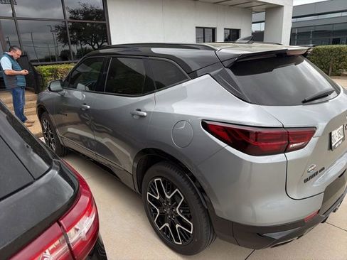 Certified 2023 Chevrolet Blazer RS w/ Driver Confidence II Package image 4