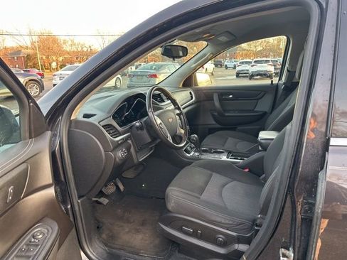 Used 2017 Chevrolet Traverse LT image 13