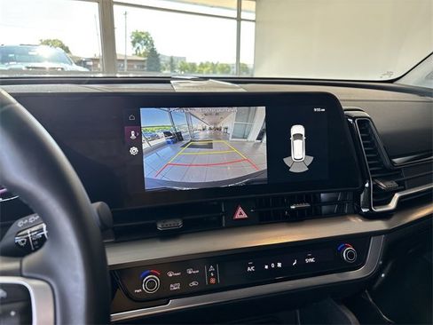 Used 2024 Kia Sportage EX image 26