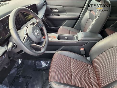 Used 2025 Nissan Kicks SR image 14