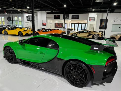 Used 2021 Bugatti Chiron Pur Sport image 5