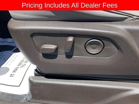 Used 2024 GMC Yukon SLT RWD image 7