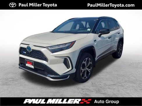 Certified 2022 Toyota RAV4 XSE w/ Premium Package AWD/4WD image 1