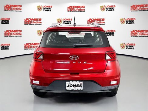 Used 2025 Hyundai Venue SEL image 14