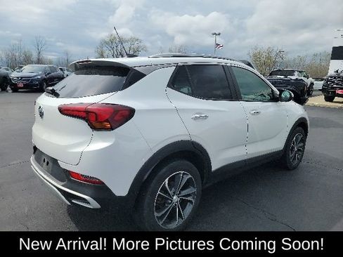 Certified 2021 Buick Encore GX Select AWD/4WD image 2