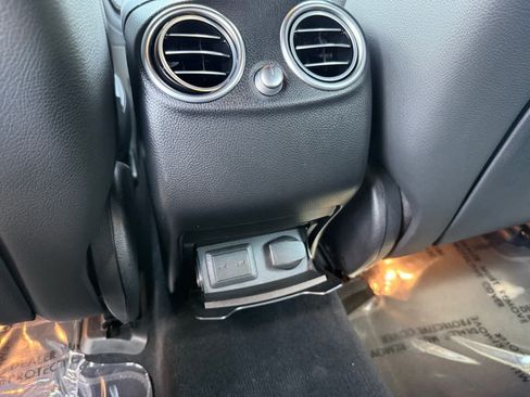 Certified 2022 Mercedes-Benz GLC 300 image 16