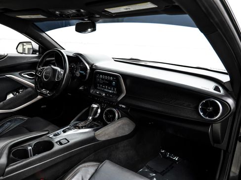 Used 2017 Chevrolet Camaro LT image 15