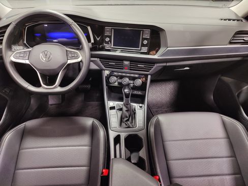 Used 2024 Volkswagen Jetta SE w/ Panoramic Sunroof Package image 16