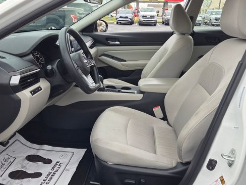 Used 2025 Nissan Altima 2.5 SV image 5