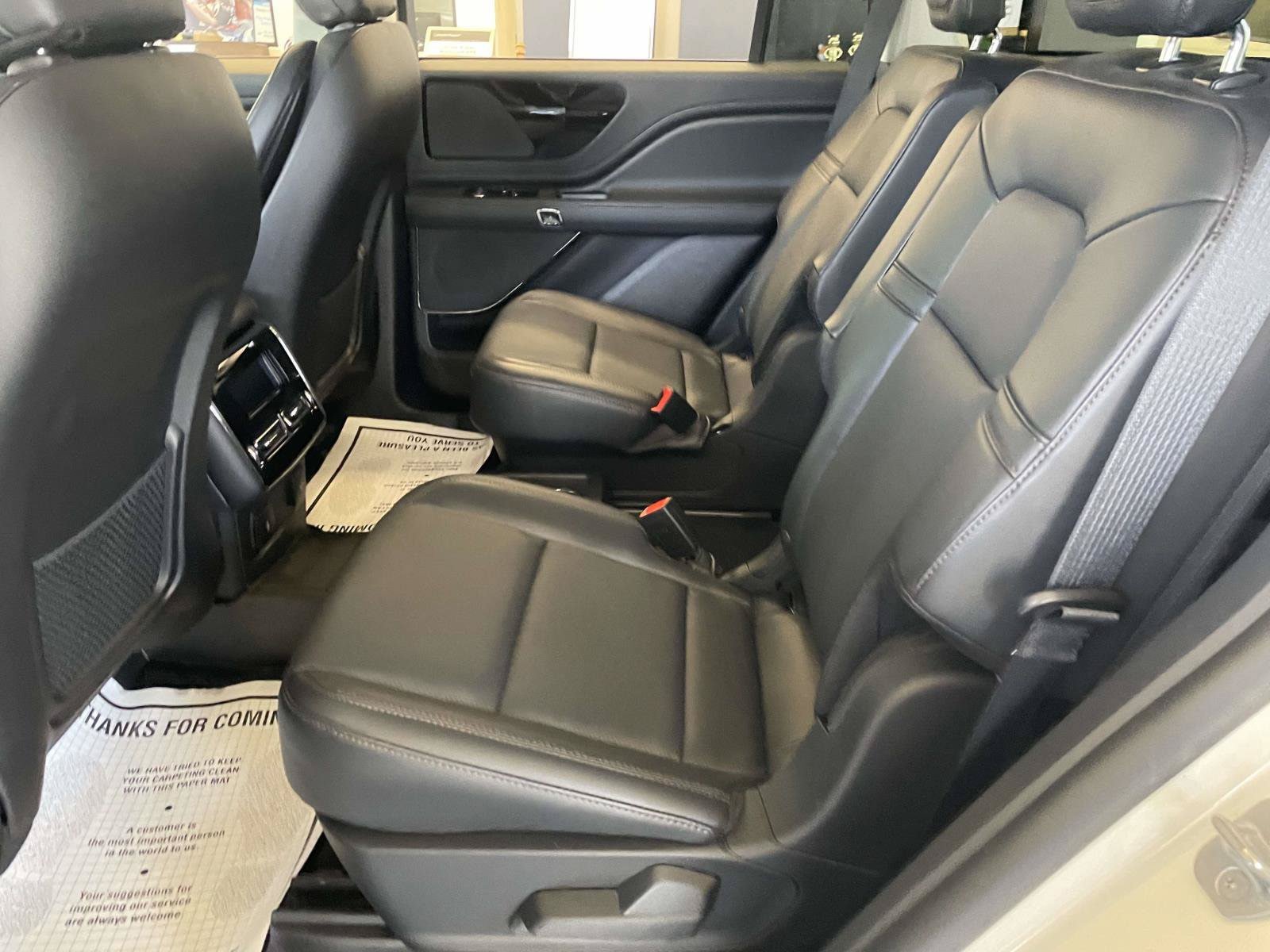 Certified 2026 Lincoln Aviator AWD w/ Jet Appearance Package image 9