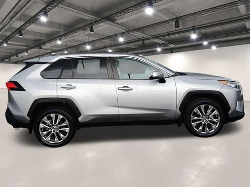 Used 2020 Toyota RAV4 XLE Premium AWD/4WD image 17