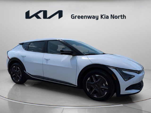 Certified 2025 Kia EV6 Light RWD image 1