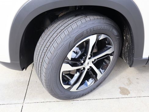 New 2026 Chevrolet Trax RS w/ Sunroof Package FWD image 35