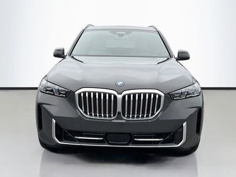 New 2026 BMW X5 xDrive50e image 9
