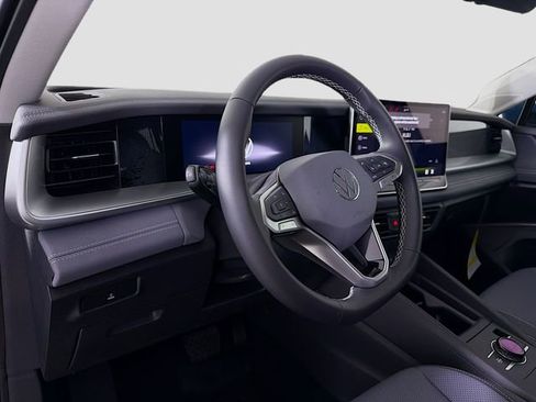New 2026 Volkswagen Tiguan SE FWD image 9
