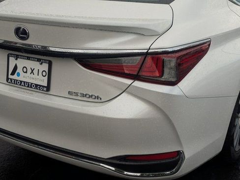 Used 2021 Lexus ES 300h 300h w/ Accessory Package 2 image 4