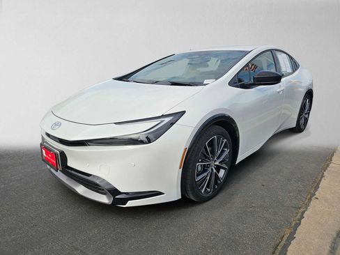 Certified 2026 Toyota Prius XLE FWD image 7