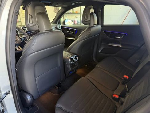 Used 2024 Mercedes-Benz GLC 300 4MATIC image 25