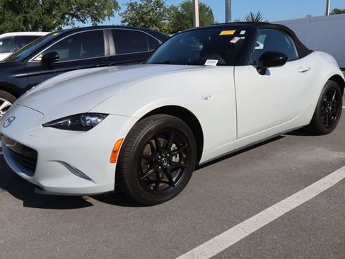 Used 2019 MAZDA MX-5 Miata Sport RWD image 4