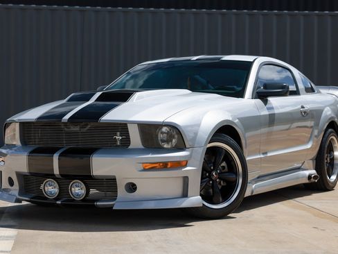 Used 2006 Ford Mustang GT Premium RWD image 1