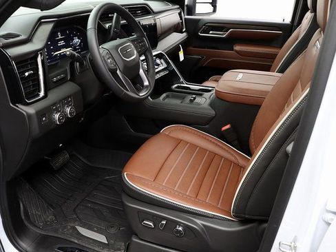 New 2026 GMC Sierra 2500 Denali Ultimate w/ Max Trailering Package image 12