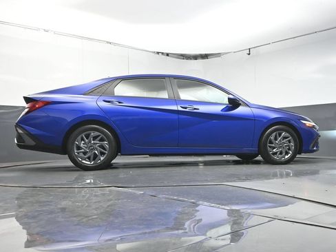 Used 2024 Hyundai Elantra SEL FWD image 36