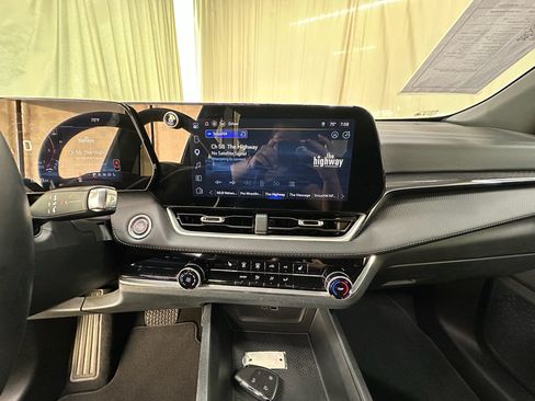 Used 2026 Chevrolet Equinox LT FWD image 19