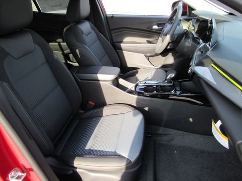 New 2026 Chevrolet Trax LT image 18