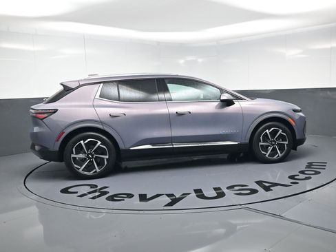 Used 2025 Chevrolet Equinox EV LT w/ Convenience Package image 10