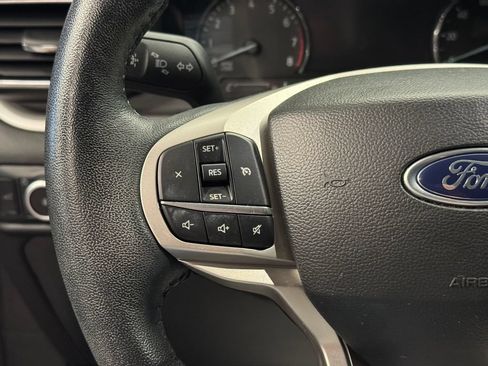 Used 2023 Ford Explorer XLT w/ Equipment Group 202A AWD/4WD image 11