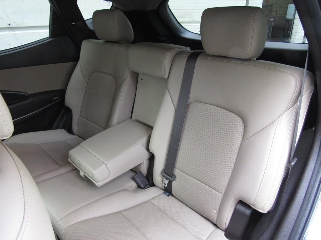Used 2018 Hyundai Santa Fe Sport w/ 2.4L Tech Package 04 FWD image 17