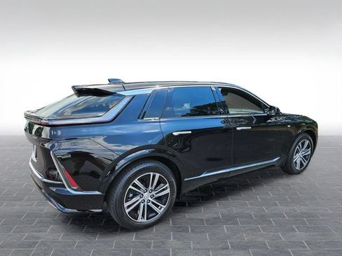 Certified 2025 Cadillac Lyriq Luxury RWD image 5