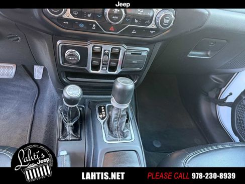 Certified 2022 Jeep Wrangler Unlimited Sahara w/ Cold Weather Group image 13