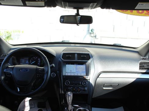 Used 2018 Ford Explorer XLT w/ Equipment Group 202A image 20