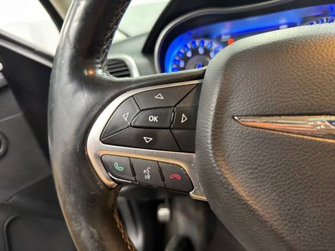 Used 2016 Chrysler 300 C RWD image 39