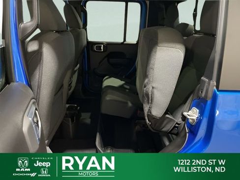 Used 2024 Jeep Gladiator Sport image 45